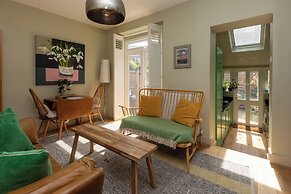 Beautiful & Cosy 2BD House - Southwark