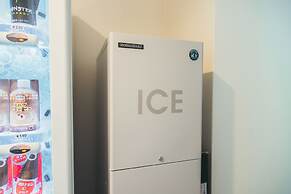 Quintessa Hotel Kokura Comic&Books