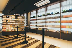 Quintessa Hotel Kokura Comic&Books