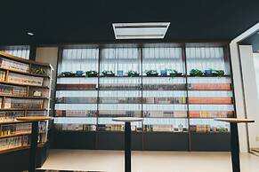 Quintessa Hotel Kokura Comic&Books