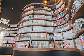 Quintessa Hotel Kokura Comic&Books