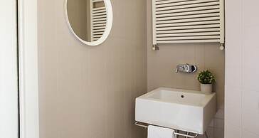 Charming Modern Apartment