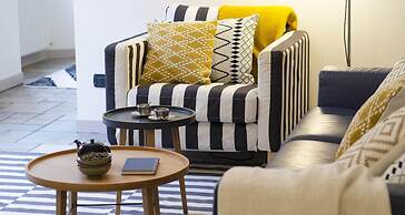 Charming Modern Apartment