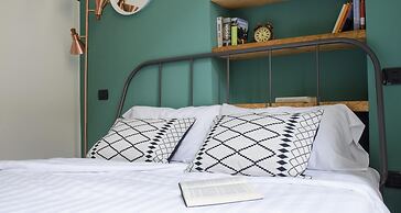 Charming Modern Apartment