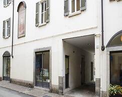 Charming Modern Apartment