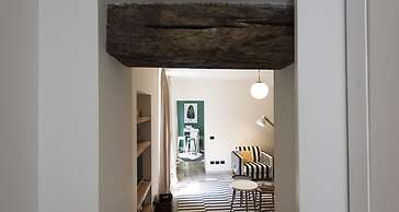 Charming Modern Apartment