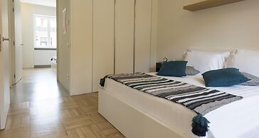 Dante Apartment With Parking