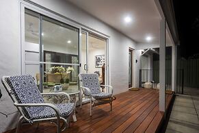 Beautiful Pet Friendly 1BR Cottage With Patio