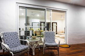 Beautiful Pet Friendly 1BR Cottage With Patio