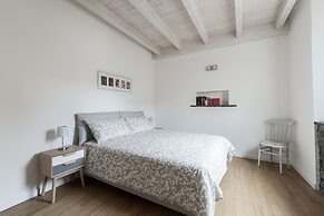 Rossini Apartment in Como