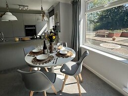 Sunny 2-Bedroom flat in Hoddesdon