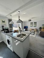 Sunny 2-Bedroom flat in Hoddesdon