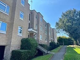Sunny 2-Bedroom flat in Hoddesdon