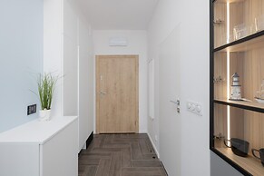 Porta Mare Sea View by Renters Prestige