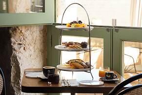 DOMS Boutique Living