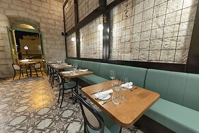 DOMS Boutique Living