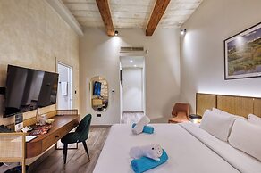 DOMS Boutique Living