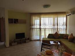 July Morning Seaside Resort