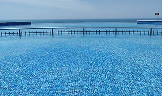 July Morning Seaside Resort