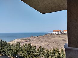 July Morning Seaside Resort