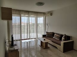 July Morning Seaside Resort