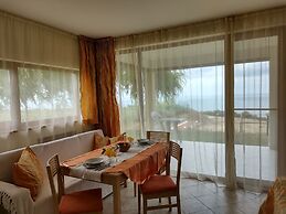 July Morning Seaside Resort