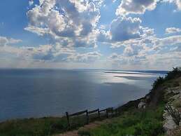 July Morning Seaside Resort