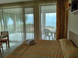 July Morning Seaside Resort