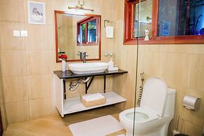 Shose Farmhouse Chalets & Campsite