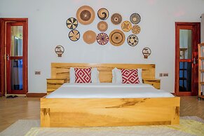 Shose Farmhouse Chalets & Campsite