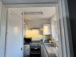 Impeccable 1-bed Apartment in London