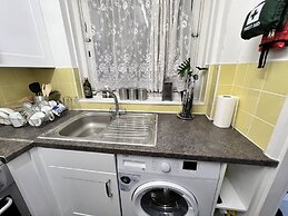 Impeccable 1-bed Apartment in London