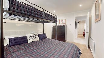 Mammoth Estates #225 2 Bedroom Condo by RedAwning