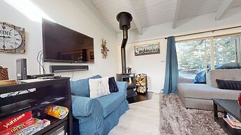 Mammoth Estates #225 2 Bedroom Condo by RedAwning