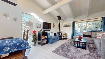 Mammoth Estates #225 2 Bedroom Condo by RedAwning