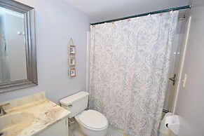 Irene 703 2 Bedroom Condo by Redawning