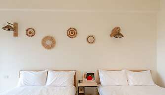 Happienss Sea Surfing B&B