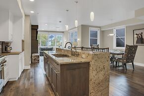 Rio Grande 202 3 Bedroom Condo by RedAwning