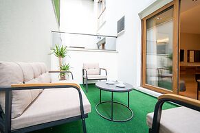 Garden Room Suit Hotel