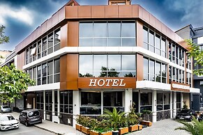 Garden Room Suit Hotel