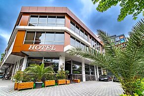 Garden Room Suit Hotel