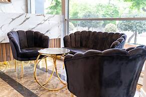 Garden Room Suit Hotel