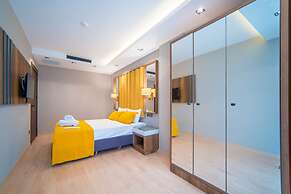 Garden Room Suit Hotel