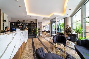 Garden Room Suit Hotel