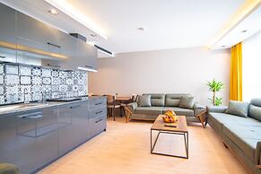 Garden Room Suit Hotel