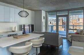 Luxury Apartment With Private Office & Terrace