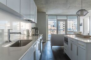 Luxury Apartment With Private Office & Terrace