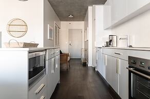 Luxury Apartment With Private Office & Terrace