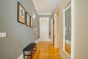 Downtown Excellence Apartment by Vacationy