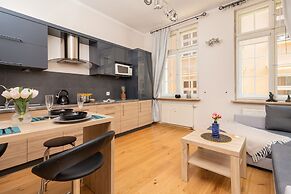 Gdańsk Old Town Apartment by Renters